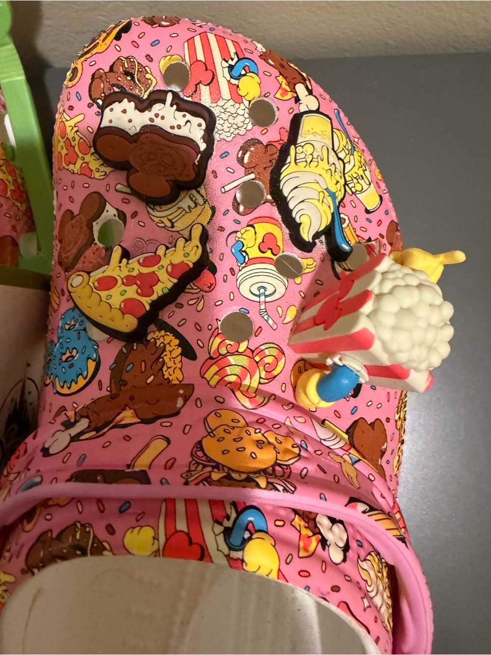 NWT Disney Parks Disney Eats snacks Crocs Clogs M6 / W8 - Picture 4 of 7
